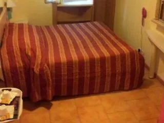 Hotel Royal Colombes 2*