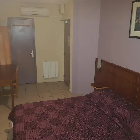 Royal Colombes Hotel 2*
