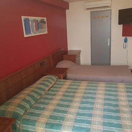 Royal Colombes 2* Aulnay-sous-Bois