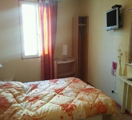Royal Colombes Hotel 2*